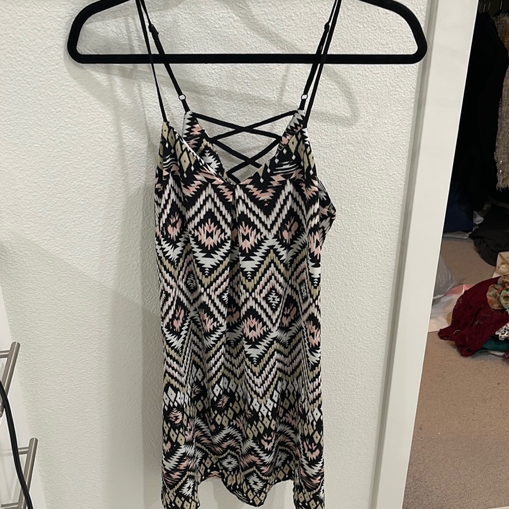 Super cute en creme dress, size small